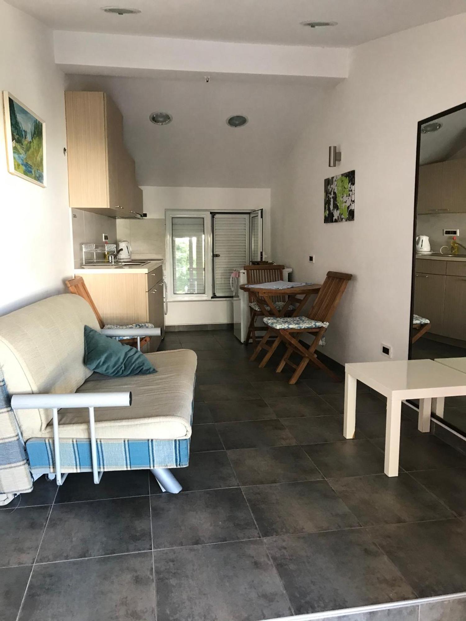 Rezevici Apartments Petrovac Kamer foto