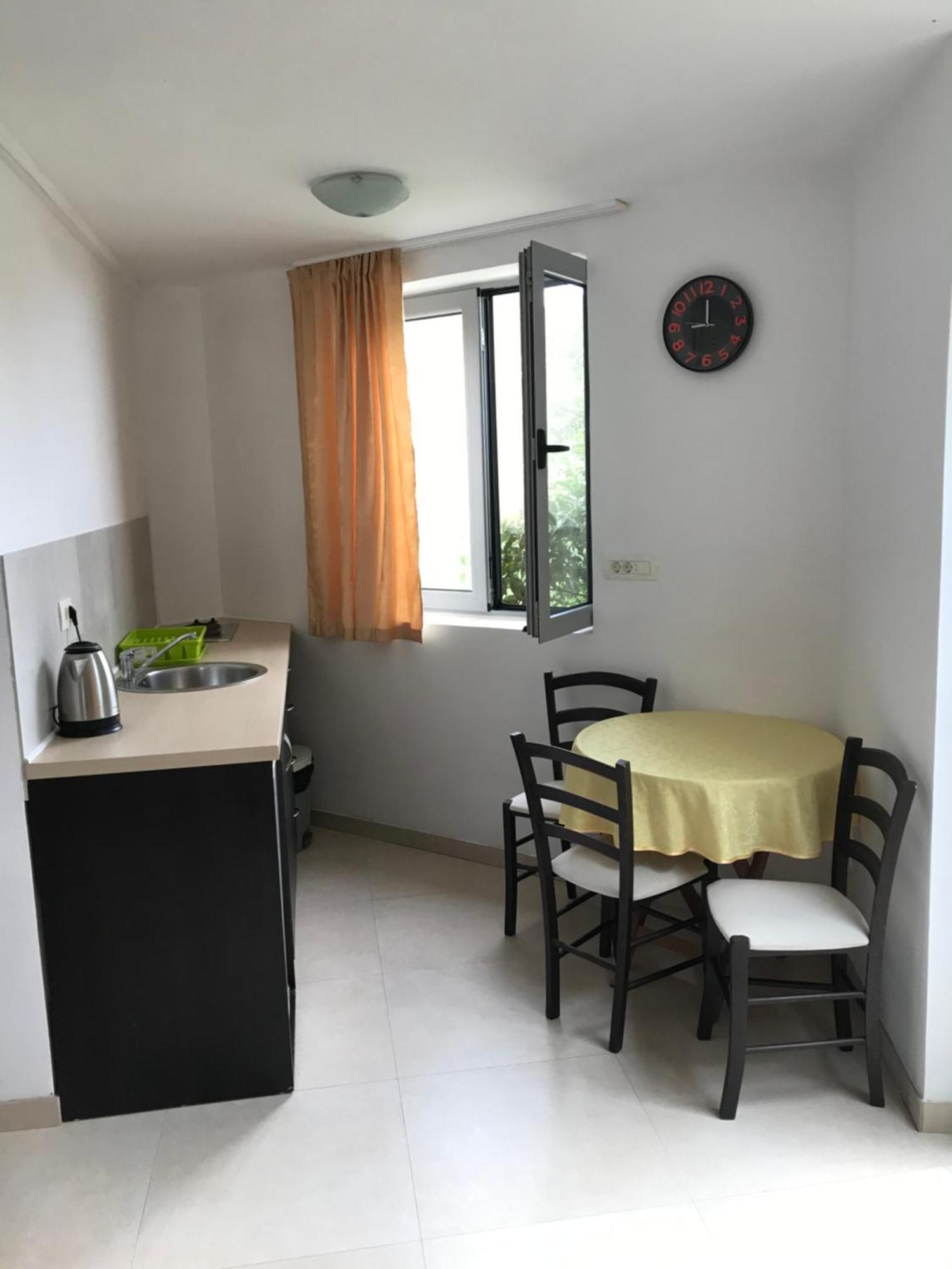 Rezevici Apartments Petrovac Buitenkant foto
