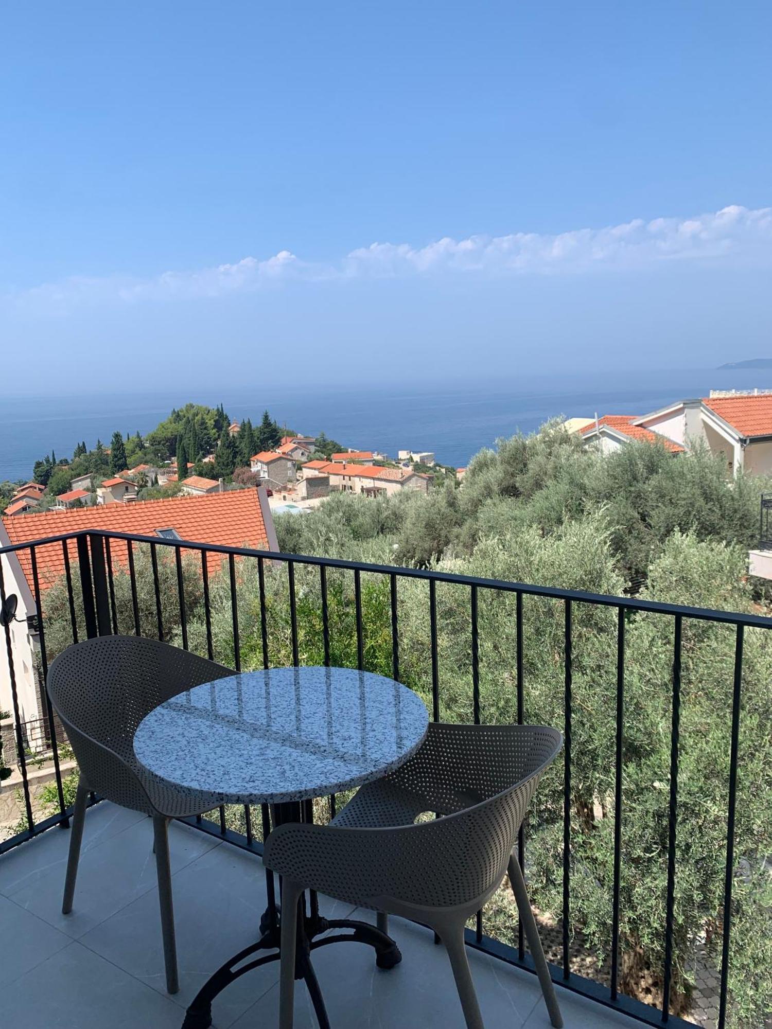 Rezevici Apartments Petrovac Buitenkant foto
